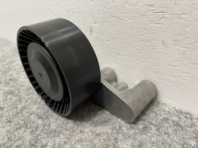 新品!7シリーズ E65/E66  ファン ベルト プーリー F-238469 BMW(140795)