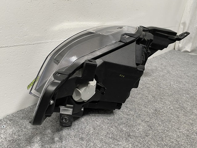 ルークス ハイウェイスター B44A/B45A/B47A/B48A 純正 右 ヘッドライト/ランプ LED レベライザー アダプティブ KOITO 100-2377Y(140798)