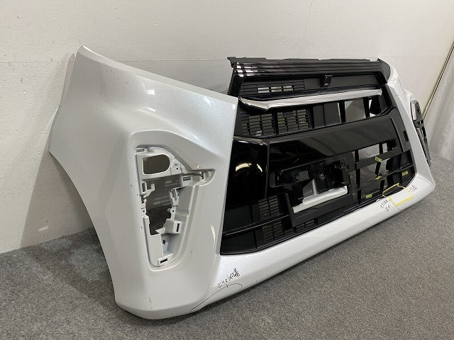 タント カスタム/シフォン カスタム LA600S/F/LA610S/F 純正 前期 フロント バンパー グリル付 52119-B2G00 ホワイトパール W25(140820)