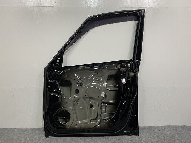 セレナ S/X/G/XV C27/GC27/GNC27 e-POWER/HC27 純正 右 フロント ドア バイザー付 ダイヤモンドブラック G41 日産(140899)