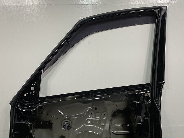 セレナ S/X/G/XV C27/GC27/GNC27 e-POWER/HC27 純正 右 フロント ドア バイザー付 ダイヤモンドブラック G41 日産(140899)