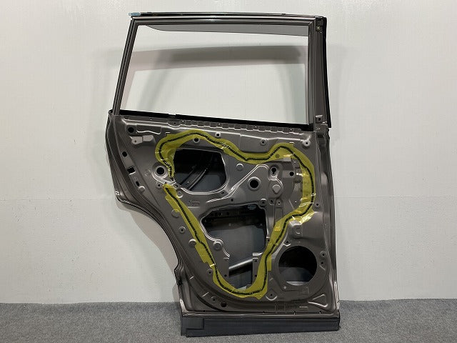 カローラ クロス ZSG10/MXGA10/ZVG11/ZVG15/ZVG13/ZVG16 純正 左 リア ドア バイザー付 アバンギャルドブロンズメタリック 4V8(140900)
