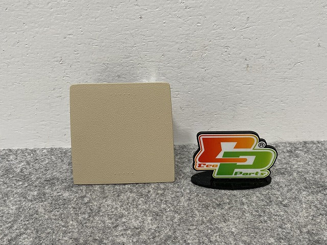 新品!ザ・ビートル・カブリオレ 16系 純正  アッシュトレイ 1C0 857 301H 1C0857301H08H ベージュ ソリッド フォルクスワーゲン(140979)