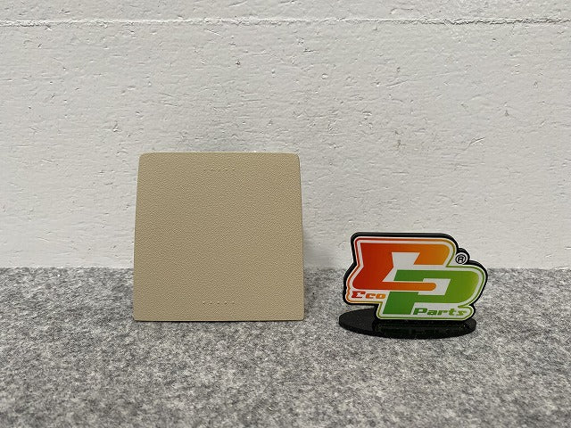新品!ザ・ビートル・カブリオレ 16系 純正  アッシュトレイ 1C0 857 301H 1C0857301H08H ベージュ ソリッド フォルクスワーゲン(140980)