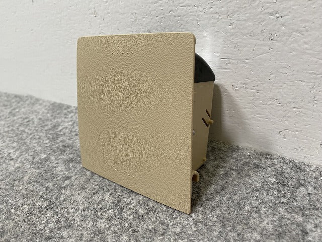 新品!ザ・ビートル・カブリオレ 16系 純正  アッシュトレイ 1C0 857 301H 1C0857301H08H ベージュ ソリッド フォルクスワーゲン(140980)