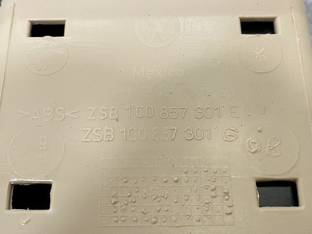新品!ザ・ビートル・カブリオレ 16系 純正  アッシュトレイ 1C0 857 301H 1C0857301H08H ベージュ ソリッド フォルクスワーゲン(140981)