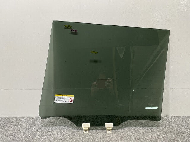 ルークス ハイウェイスター/eKクロススペース B44A/B45A/B47A/B48A B34A/B35A/B37A/B38A 純正 後 右 ガラス 43R-006714 日産(140982)