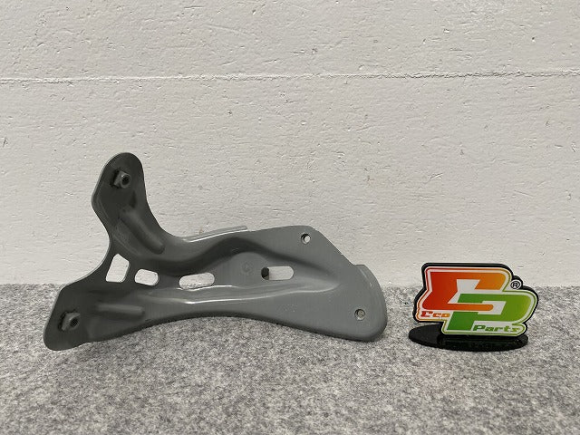 新品!ジェッタ/ゴルフ 1K/2007-2011 純正 左 フロント フェンダー ブラケット 1K5821 137 1K5821135 フォルクスワーゲン(140988)
