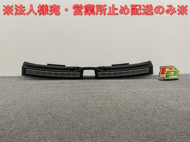 XC40 XB系 純正 リア ゲート トリム スカッフ プレート 31440884 32353297 素地/メッキ ボルボ(141014)