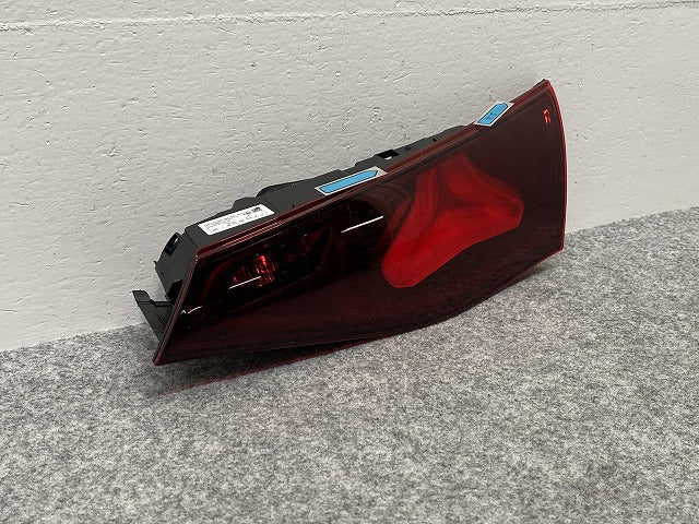 Eクラス W214 純正 右 フィニッシャーランプ/テールランプ/ライト/レンズ LED VALEO A 214 906 54 02 メルセデスベンツ(141018)