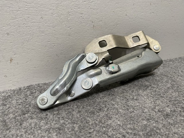 新品!ニュービートル 9C系 純正 左 フロント ボンネット ヒンジ 1C0 823 301 1C0823301H フォルクスワーゲン(141024)