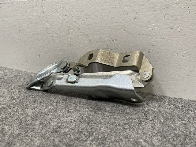新品!ニュービートル 9C系 純正 左 フロント ボンネット ヒンジ 1C0 823 301 1C0823301H フォルクスワーゲン(141024)