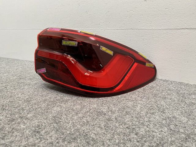 X2 シリーズ F39 純正 右 テールランプ/ライト/レンズ LED OLSA F03688000H BMW(141038)