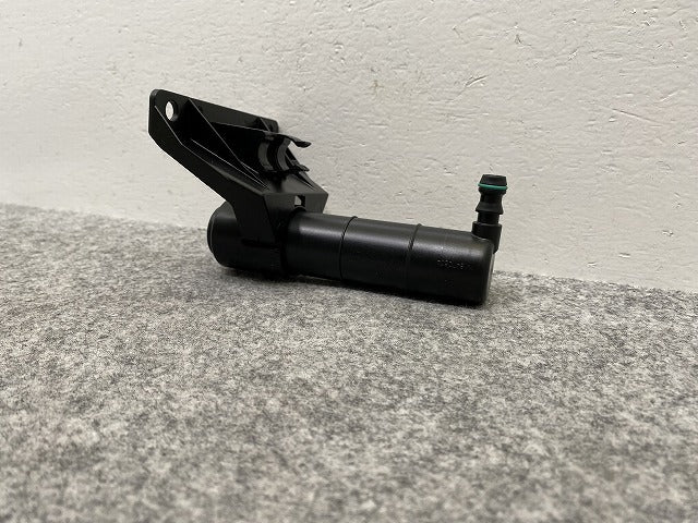 新品!トゥーラン 1T系/2007年~2010年 純正 フロント ヘッドライトウォッシャーノズル 1T0 955 978 A 1T0955978A VW(141047)