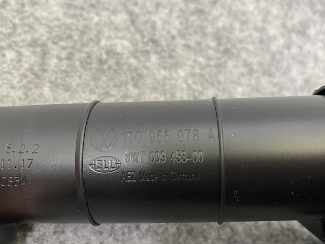 新品!トゥーラン 1T系/2007年~2010年 純正 フロント ヘッドライトウォッシャーノズル 1T0 955 978 A 1T0955978A VW(141047)