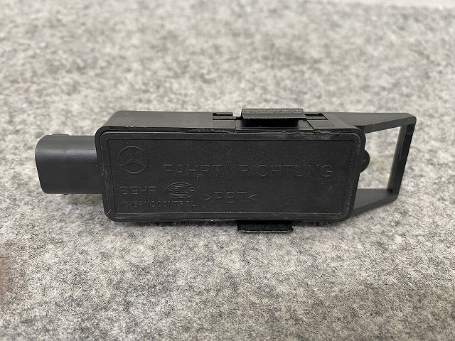 新品!Eクラス W211/2002-2009 純正 サンセンサー/ソーラーセンサー A 211 870 13 10 2118701310 メルセデスベンツ(141158)