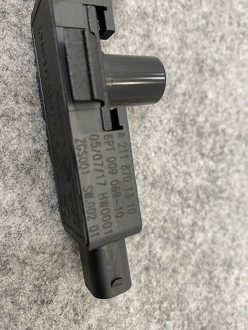 新品!Eクラス W211/2002-2009 純正 サンセンサー/ソーラーセンサー A 211 870 13 10 2118701310 メルセデスベンツ(141158)