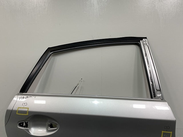 プリウス 30系/ZVW30 純正 右 リア ドア シルバーメタリック 1F7 トヨタ(141174)