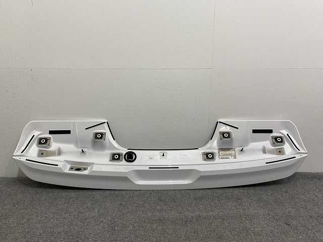 新車取り外し!ランドクルーザー/ランクル FJA300W/VJA300W 純正 リア ルーフスポイラー/ウィング 76085-60130 090 トヨタ(141230)