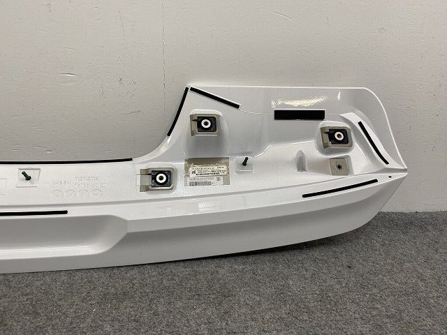 新車取り外し!ランドクルーザー/ランクル FJA300W/VJA300W 純正 リア ルーフスポイラー/ウィング 76085-60130 090 トヨタ(141230)