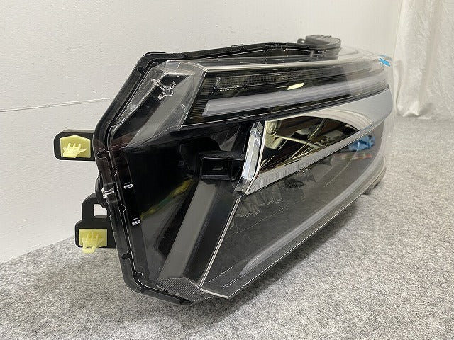 ステップワゴン スパーダ/RP3/RP4/RP5 純正 後期 左 ヘッドライト/ランプ LED レベライザー 刻印J1 KOITO 100-62282 33150-TAA-J11(141232)