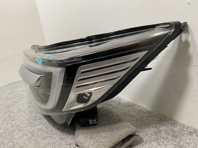 ステップワゴン スパーダ/RP3/RP4/RP5 純正 後期 左 ヘッドライト/ランプ LED レベライザー 刻印J1 KOITO 100-62282 33150-TAA-J11(141232)