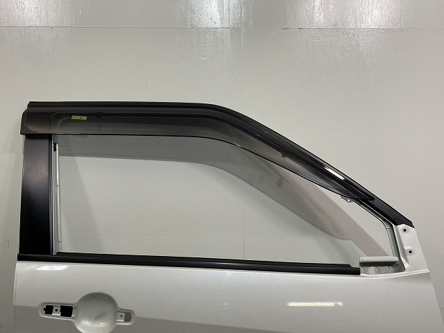 デイズ ハイウェイスター/eKクロス B44W/B45W/B47W/B48W B33W/B36W 純正 右 フロント ドア バイザー付 ホワイトパール QBB 日産(141239)