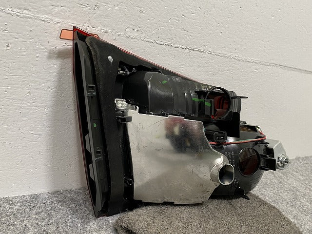 2シリーズ F45/F46 純正 右 テールランプ/ライト/レンズ ハロゲン OLSA 7311042-10 BMW(141275)