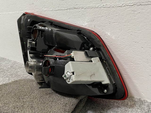 2シリーズ F45/F46 純正 右 テールランプ/ライト/レンズ ハロゲン OLSA 7311042-10 BMW(141275)
