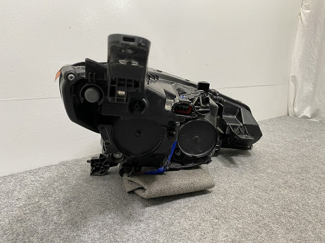 リーフ/LEAF ZE1 純正 前期 左 ヘッドライト/ランプ レベライザーLED 刻印P ICHIKOH 1954/26060 5SK5A 26075-5SK5B 日産(141286)