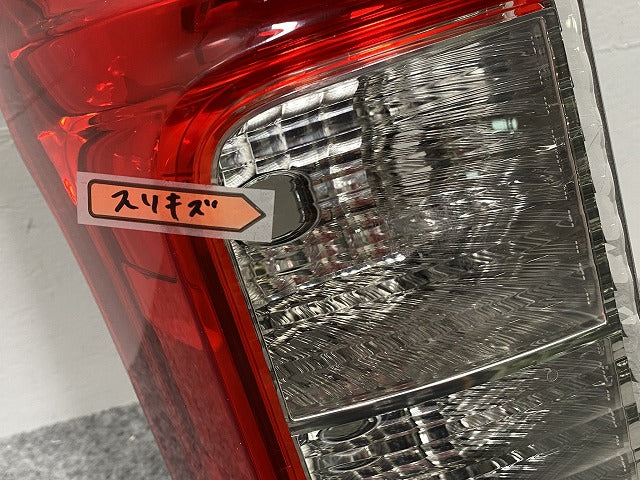 キャラバン NV350 標準/ワイド/ライダー/GX E26 純正 後期 左 テールランプ/ライト/レンズ ハロゲン ICHIKOH D208 日産(141378)
