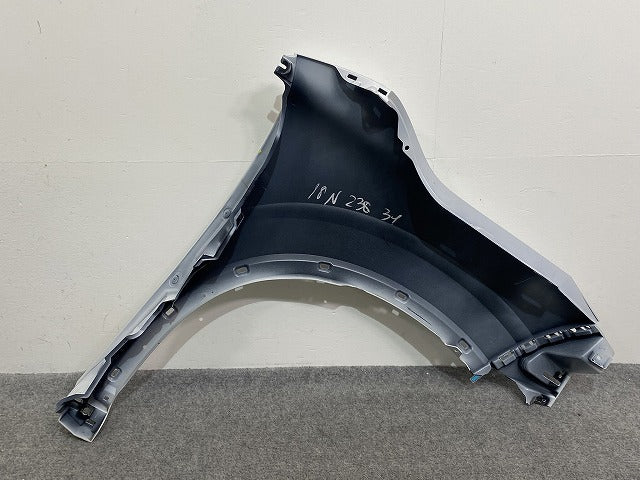 アウトランダー PHEV/GN0W 純正 左 フロント フェンダー 63113W 180P クリスタルホワイトパール 707 三菱(141431)