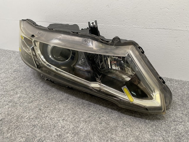オデッセイ RB3/RB4 純正 右 ヘッドライト/ランプ レベライザーキセノン HID 刻印J0 STANLEY P7692 ホンダ(141451)