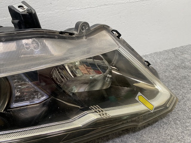 オデッセイ RB3/RB4 純正 右 ヘッドライト/ランプ レベライザーキセノン HID 刻印J0 STANLEY P7692 ホンダ(141451)