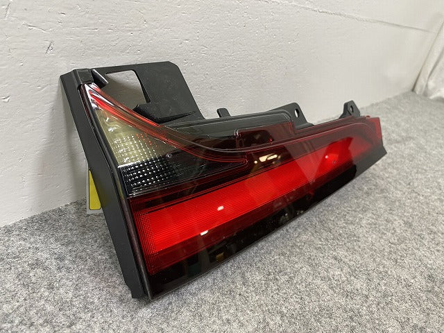 ノア NOAH 90系/MZRA90W/MZRA95W ハイブリッド/ZWR90W/ZWR95W 純正 左 テールランプ/ライト/レンズ LED 刻印HL KOITO V1-7 トヨタ(141519)