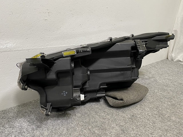 ヤリス KSP210/MXPA10/MXPA15 ハイブリッド/MXPH10/MXPH15 MXPH14/MXPH17 純正 右 ヘッドライト/ハロゲン 刻印A5 K0-1 81130-K0010(141558)