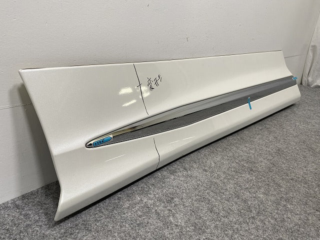 アルファード/ヴェルファイア 30系/AGH30W/AGH35W/GGH30W/GGH35W/AYH30W 純正 右 スライドドア サイドパネル 76915-580AR3(141569)