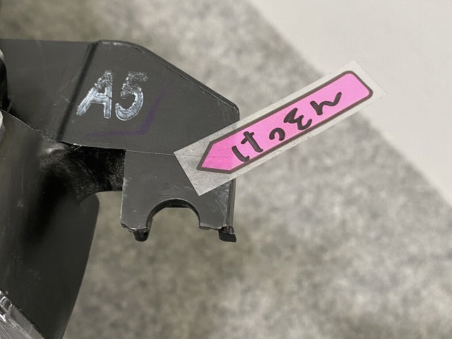 ヤリス KSP210/MXPA10/MXPA15/MXPH10/MXPH15 MXPH14/MXPH17 純正 右 ヘッドライト/ランプ ハロゲン 刻印A5 KOITO K0-1(141602)