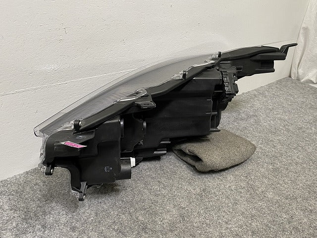 ヤリス KSP210/MXPA10/MXPA15/MXPH10/MXPH15 MXPH14/MXPH17 純正 右 ヘッドライト/ランプ ハロゲン 刻印A5 KOITO K0-1(141602)