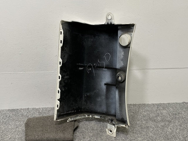 セレナ ハイウェイスター/S/X/G/XV/C27/GFC27/GFNC27/GC27/GNC27 前期 右 リア コーナーパネル/コーナーカバー 85230 5TA0H QAB(141604)