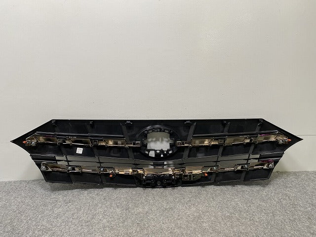 新車取り外し!アルファード 40系/AGH40W/AGH45W ハイブリッド/AAHH40W/AAHH45W 純正 フロント グリル カメラ穴付 53111-V2010(141705)