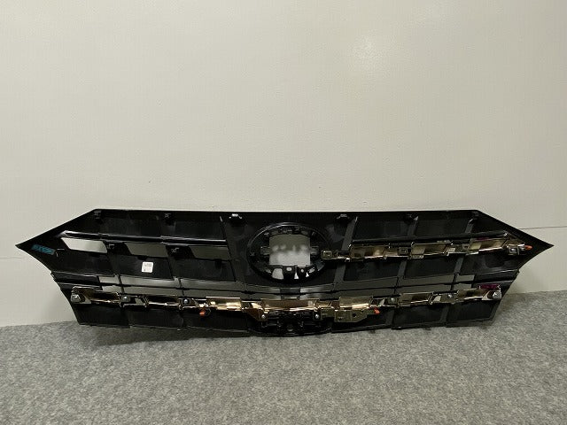 新車取り外し!アルファード 40/AGH40W/AGH45W 純正 フロント グリル/ラジエーターグリル カメラ穴付 53111-V2010 ガンメタ トヨタ(141708)