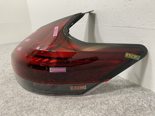 キックス/KICKS P15/RP15/SNP15 純正 右 テールランプ/ライト/レンズ LED ICHIKOH D252 日産(141715)