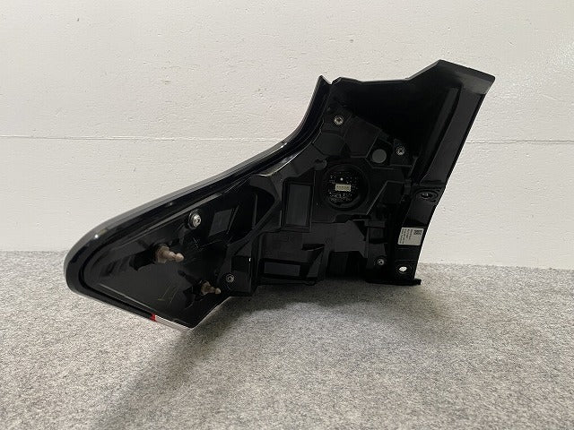 キックス/KICKS P15/RP15/SNP15 純正 右 テールランプ/ライト/レンズ LED ICHIKOH D252 日産(141715)