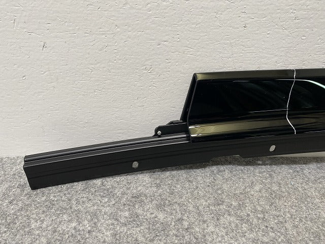 新品!970パナメーラ/PORSCHE  ピラー 970.537.381.02 ブラック 741 ポルシェ(141716)