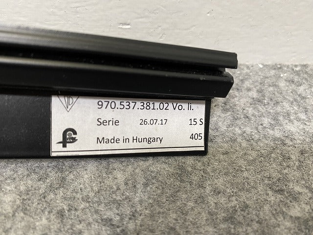 新品!970パナメーラ/PORSCHE  ピラー 970.537.381.02 ブラック 741 ポルシェ(141716)