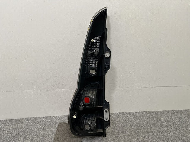 モコ 33/MG33 右 テールランプ/ライト/レンズ ハロゲン KOITO 220-59233 日産(141765)