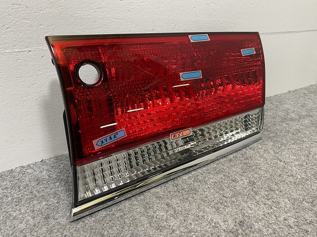 クラウン コンフォート 10系/GXS10/LXS11/SXS11/YXS10  純正 右 テールランプ/ライト/レンズ ハロゲン KOITO 43-10 トヨタ(141773)