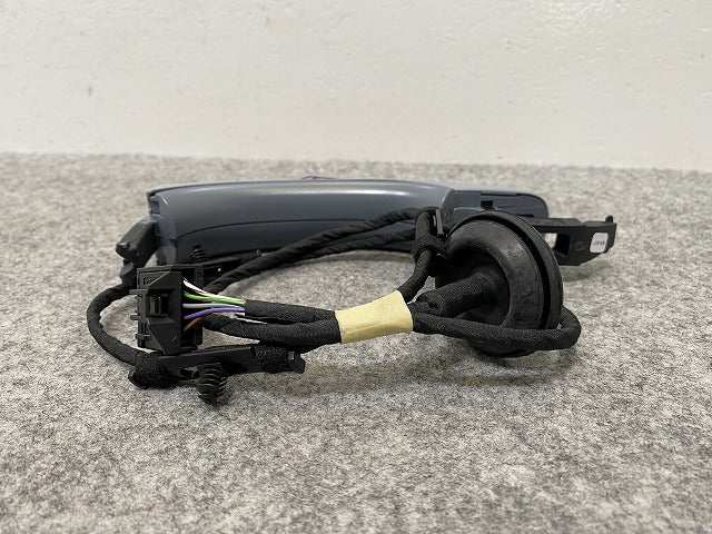 新品!トゥアレグ 7L系/2003-2010 純正  ﾘｱﾄﾞｱｱｳﾀｰﾊﾝﾄﾞﾙ 7L6.839.205 7L6839205GRU サフ フォルクスワーゲン(141789)