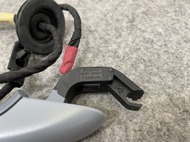 新品!トゥアレグ 7L系/2003-2010 純正  ﾘｱﾄﾞｱｱｳﾀｰﾊﾝﾄﾞﾙ 7L6.839.205 7L6839205GRU サフ フォルクスワーゲン(141789)